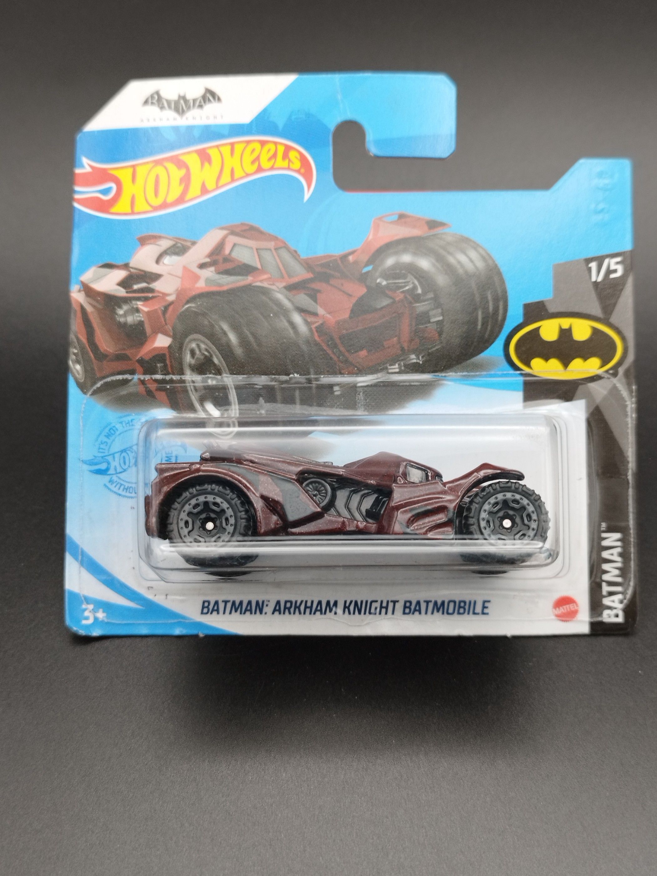 Hot Wheels Batmobil Batman Arkham Knight  model