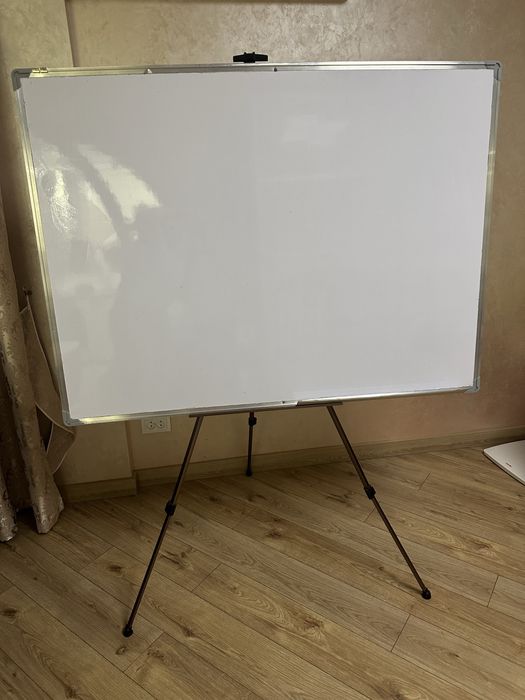 Доска маркерна, штатив тринога