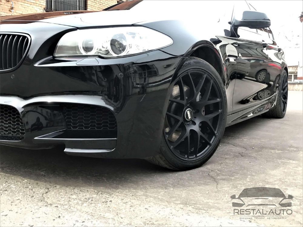 Передний бампер на BMW 5 M5 стиль F10 F11 F18 решетка ноздри бмв