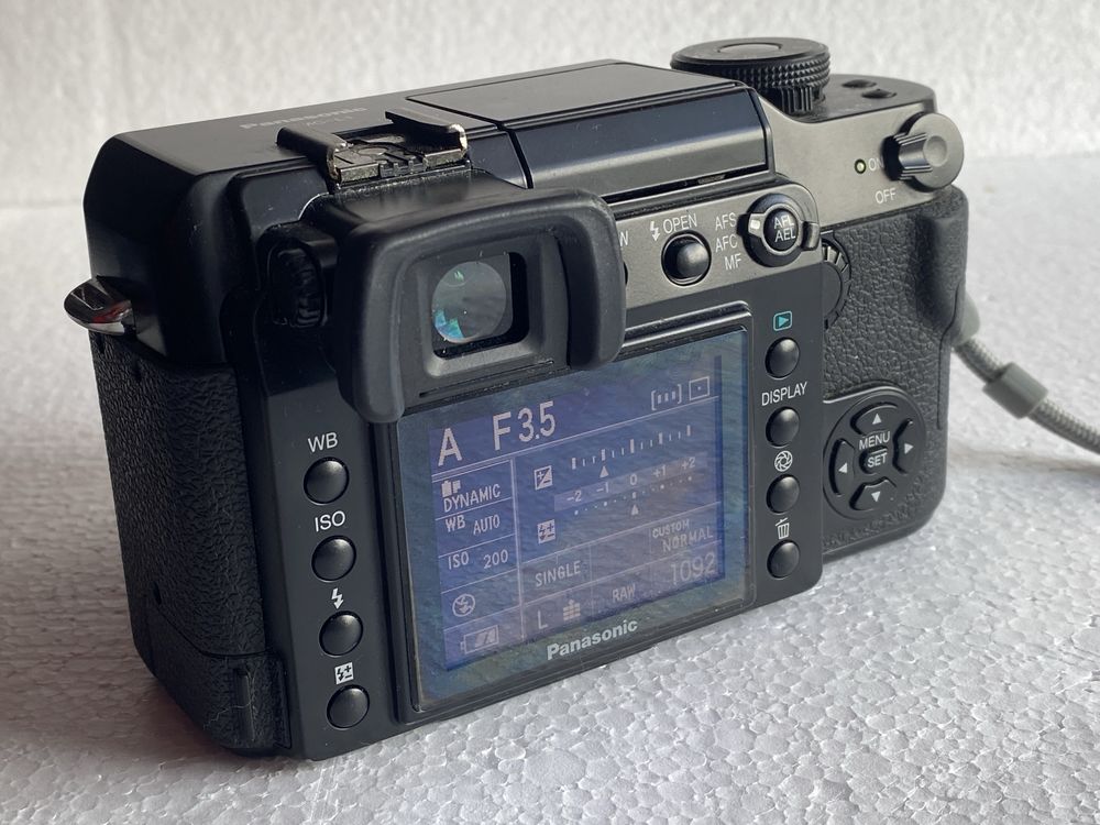 Panasonic L1 + Zuiko 35 mm f/3.5 Macro | Magia koloru CCD