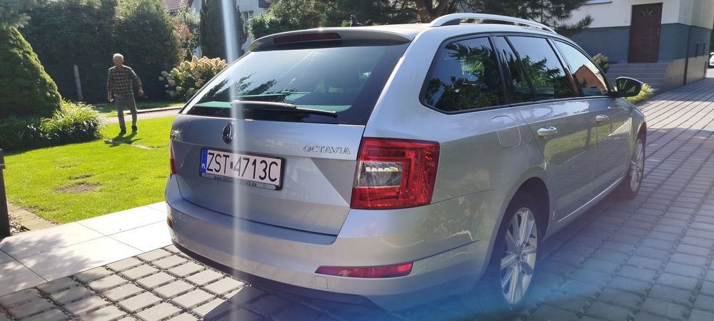 Skoda octavia live  2.0tdi DSG Serwis bezwypadek stan idealny