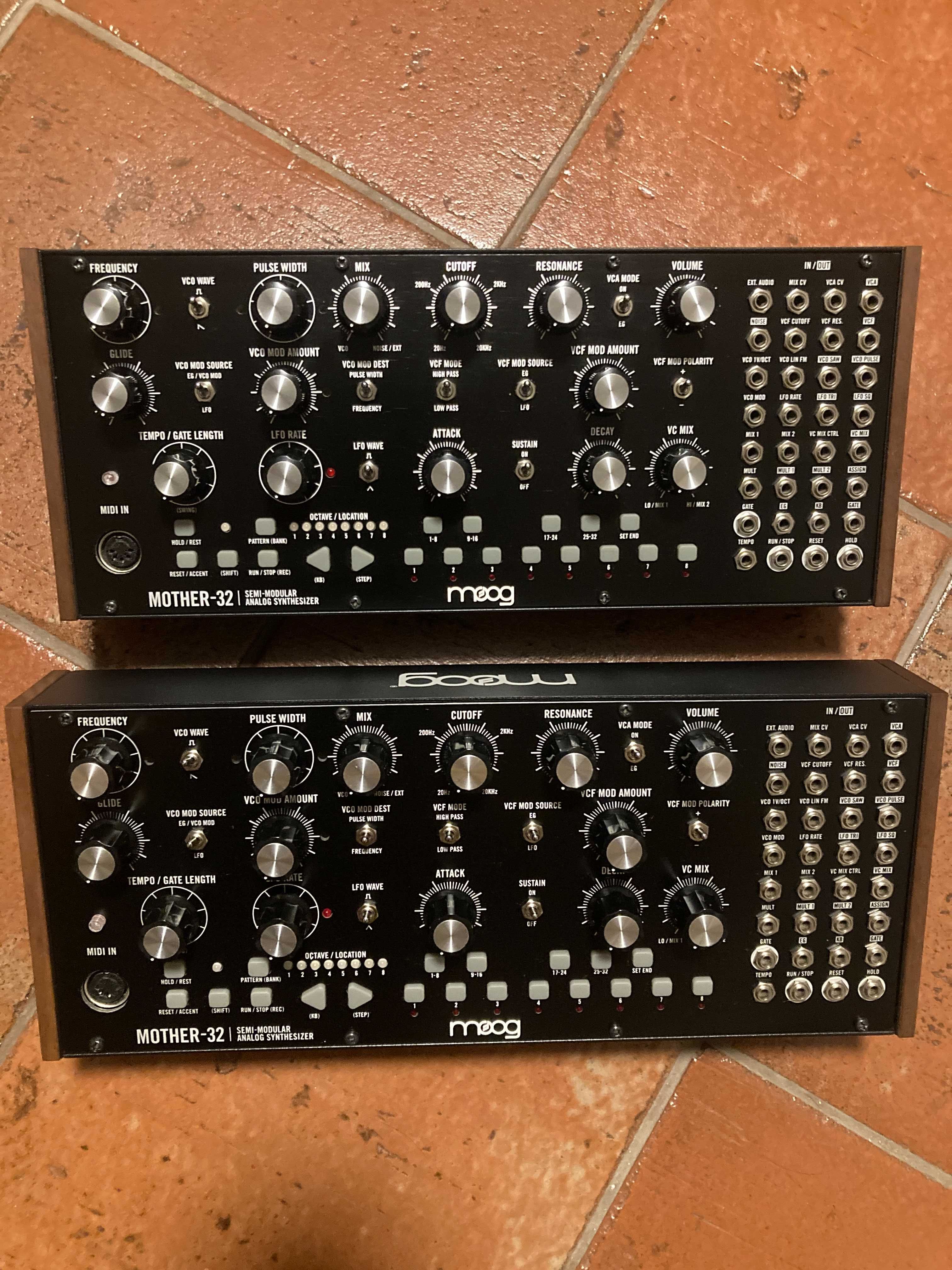 2x Moog Mother 32 sintetizador semi-modular