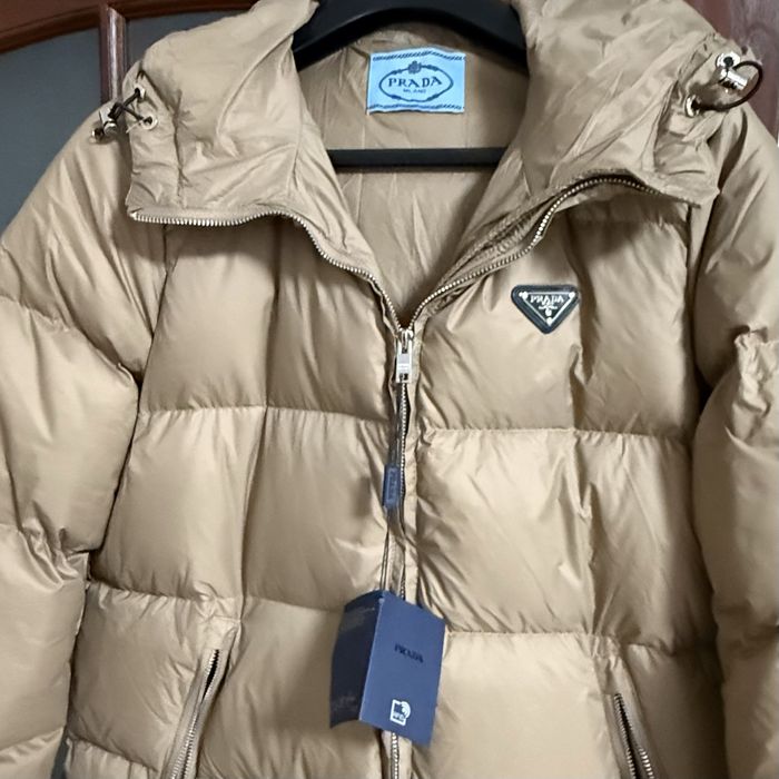 Куртка жіноча  пуховик Prada м