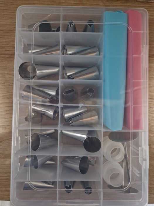 Caixa de pastelaria.  Nova