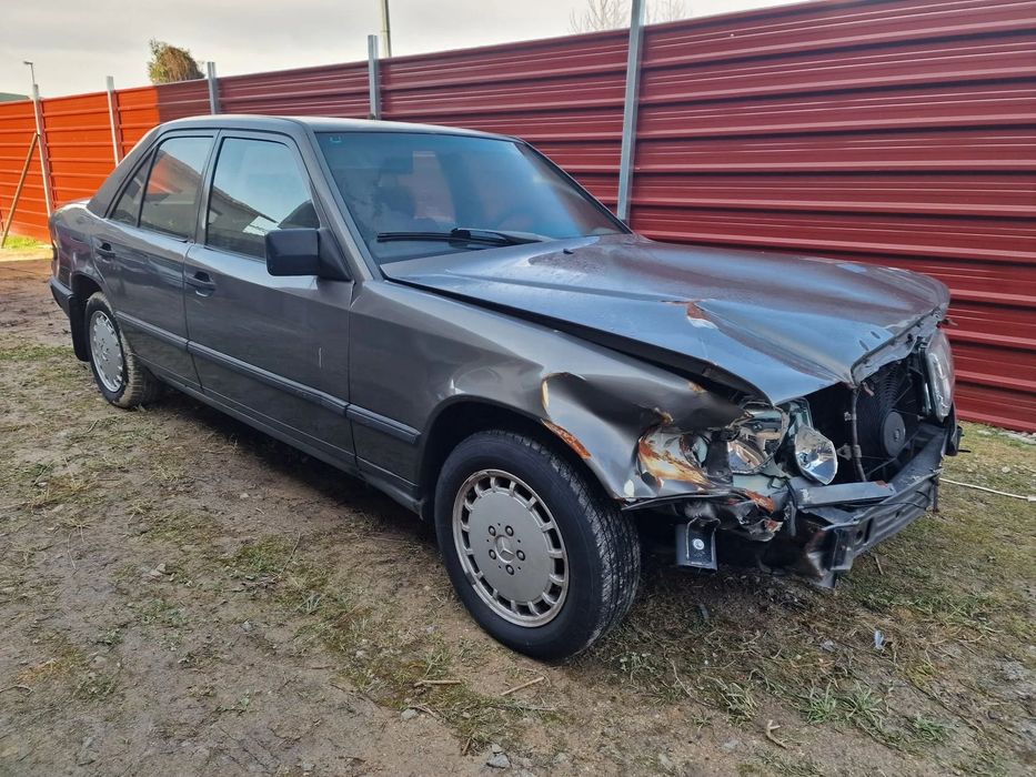 Mercedes-Benz 200 D