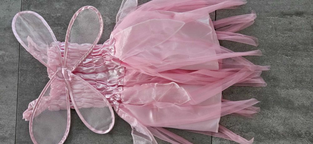 Sukienka wróżki ze skrzydełkami