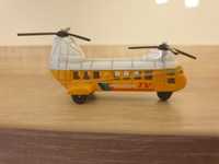 "Samochodzik" kolekcjonerski helikopter Worldwide TV z klapą ładunkową