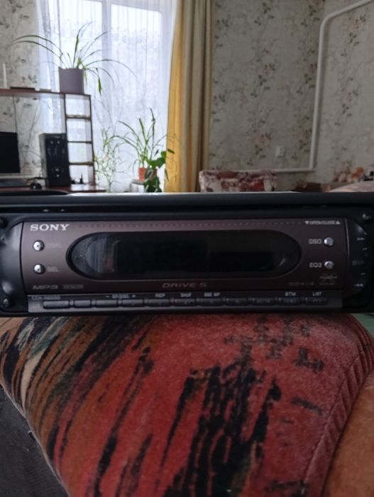 Автомагнітола SONY CDX R 6550