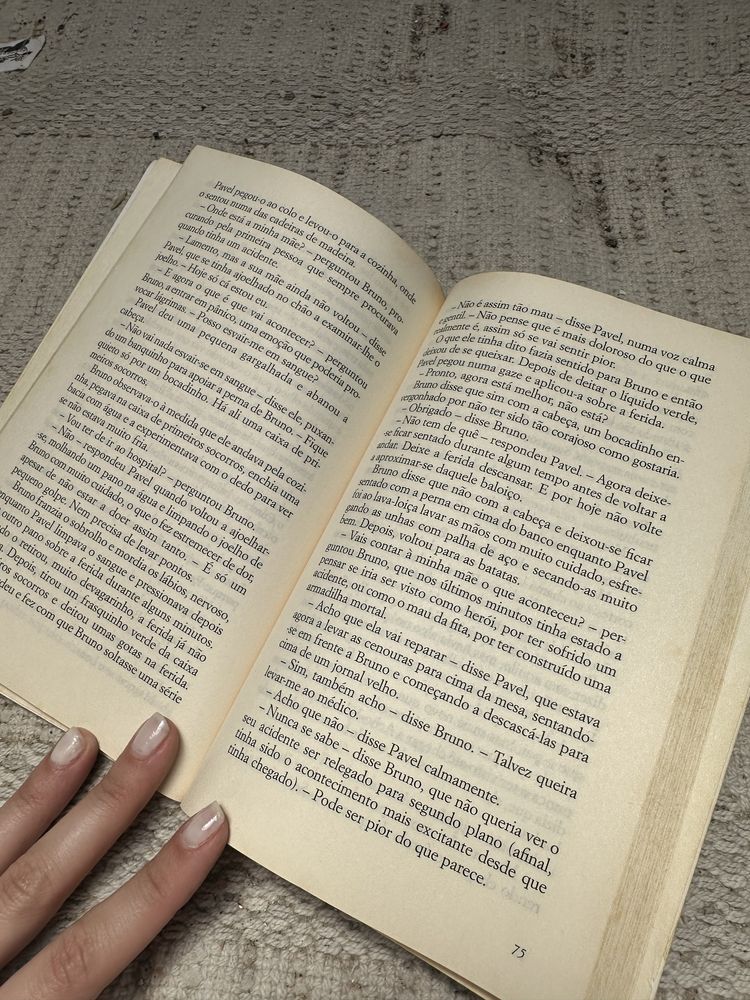 Rapaz de pijama as riscas livro