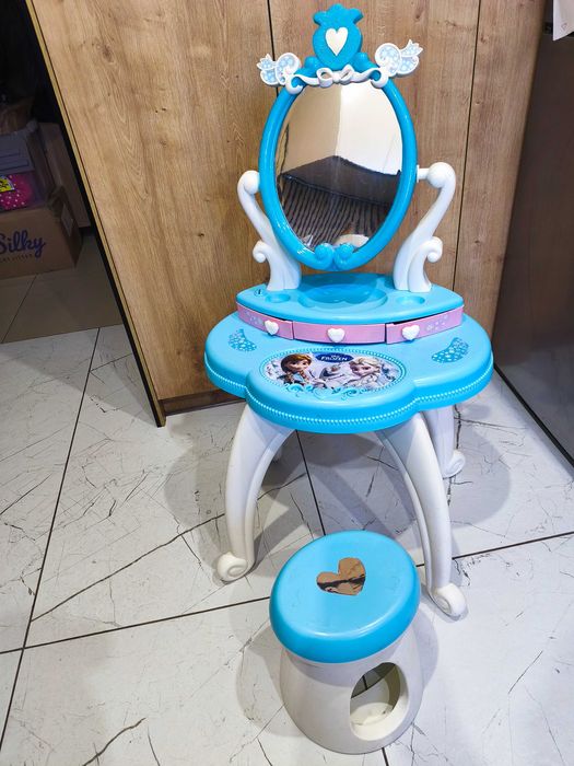 Toaletka kraina lodu