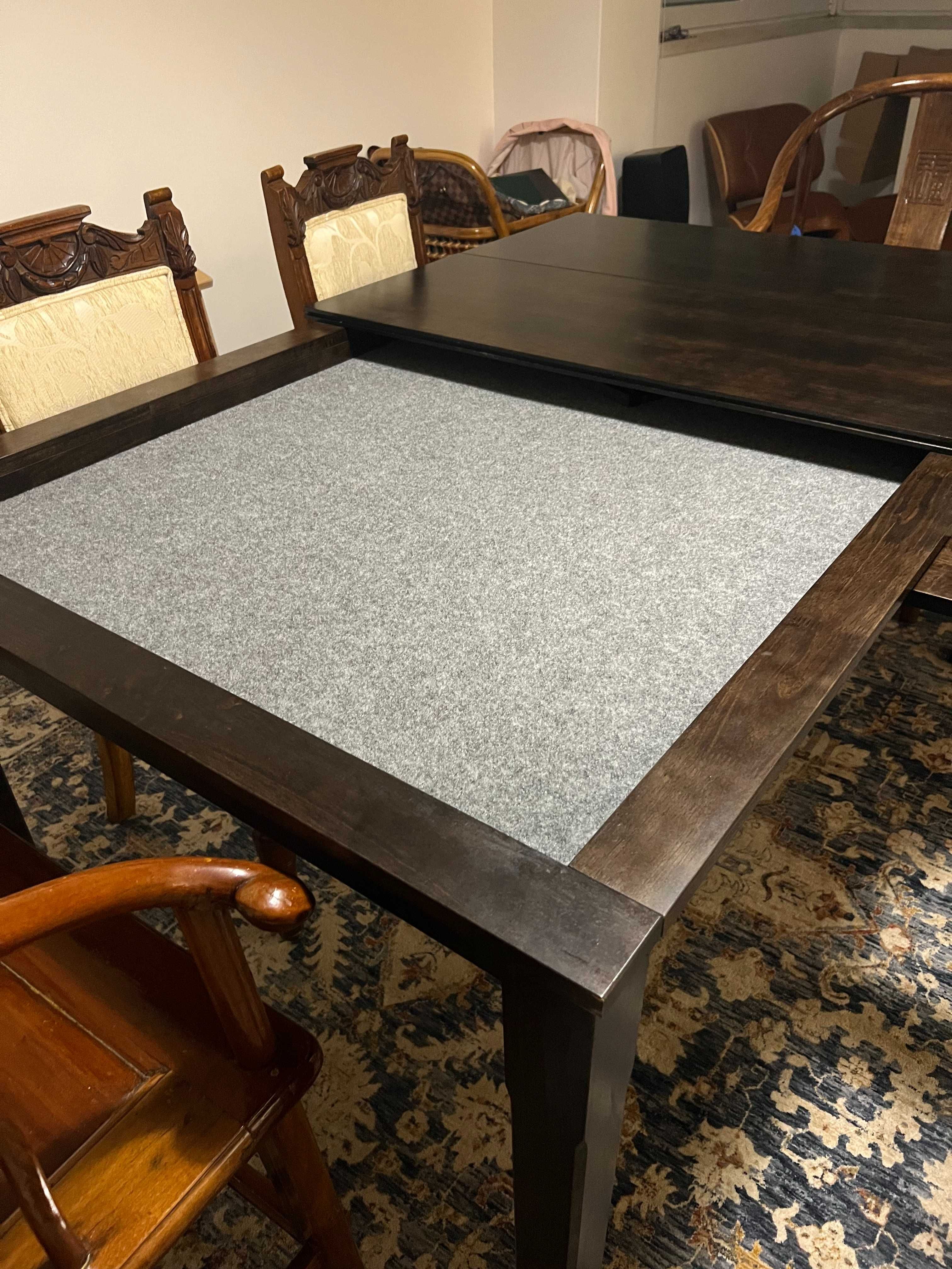 Combination dining and gaming table / Combo mesa de jogar e jantar