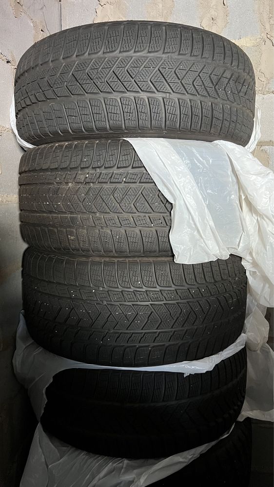 Шини зимові Pirelli 255/40 + 285/35 R20