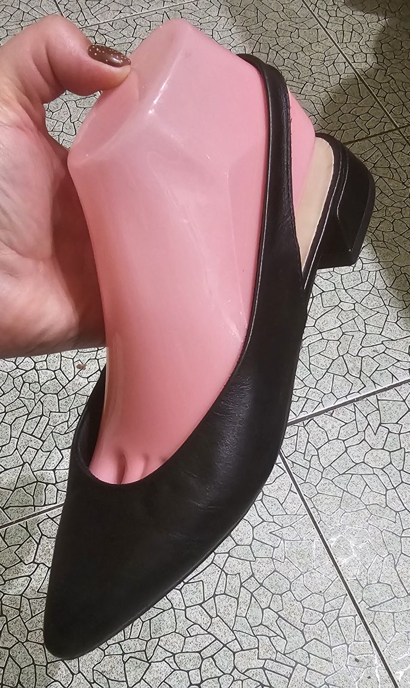 Кожаные босоножки- слингбэки Tamaris 37р.