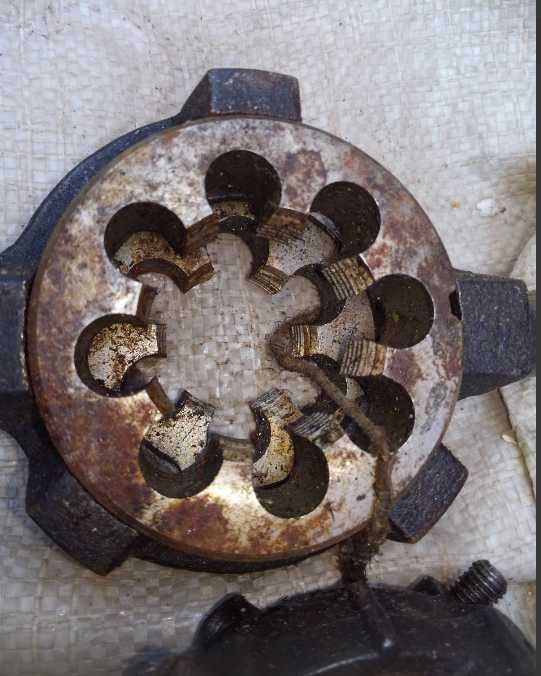 Резьбонарезные лерки, клупп, Рпезьбонарезной трубонарезной инструмент