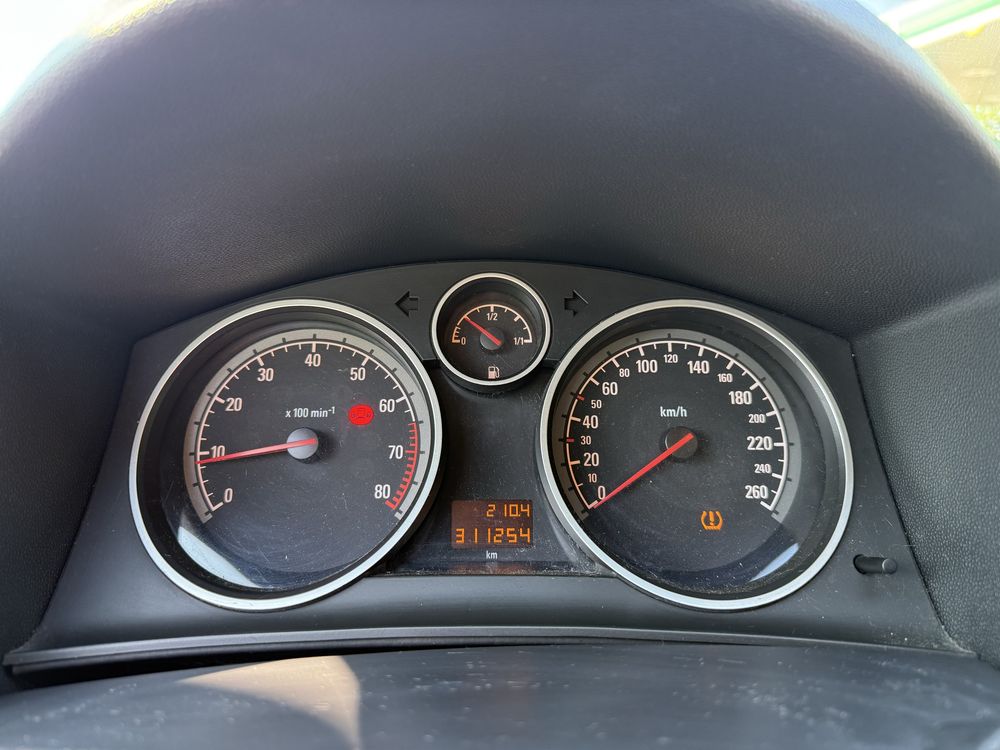 Opel Astra H GTC 1.6 115KM