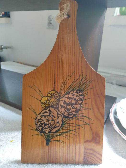 Wyprzedaż  kolekcji z PRL-u .Ozdobna drewniana deska .