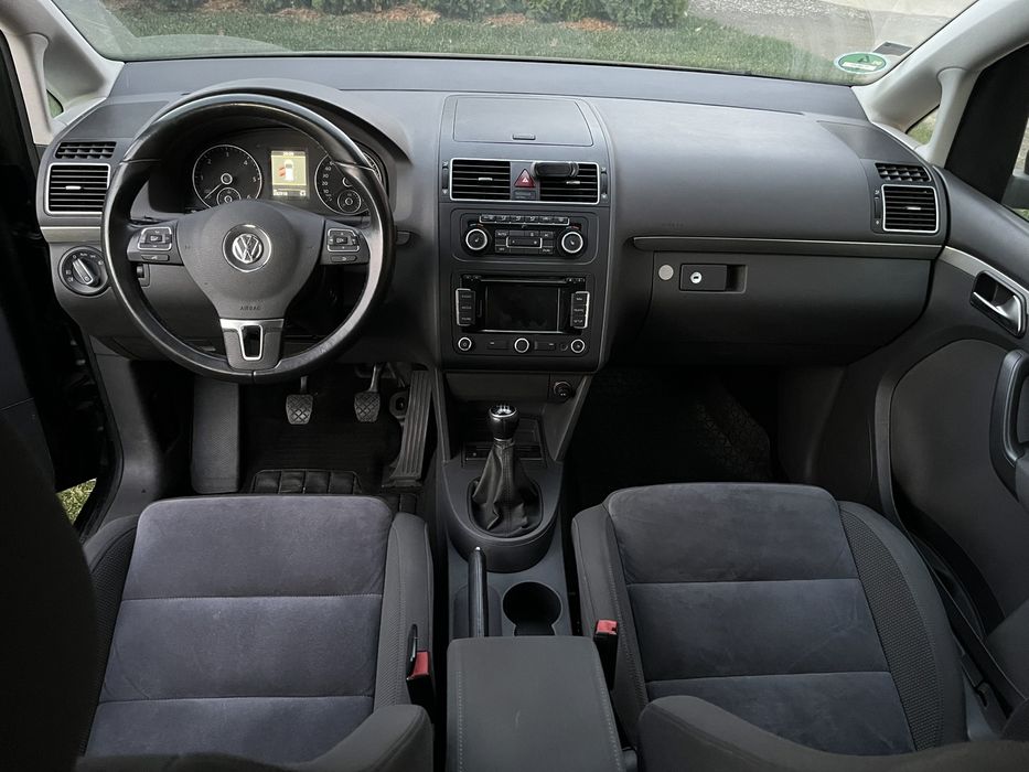 VW Touran 2.0 TDI ціна 10700$ 103kw 2011р механіка 6-ст