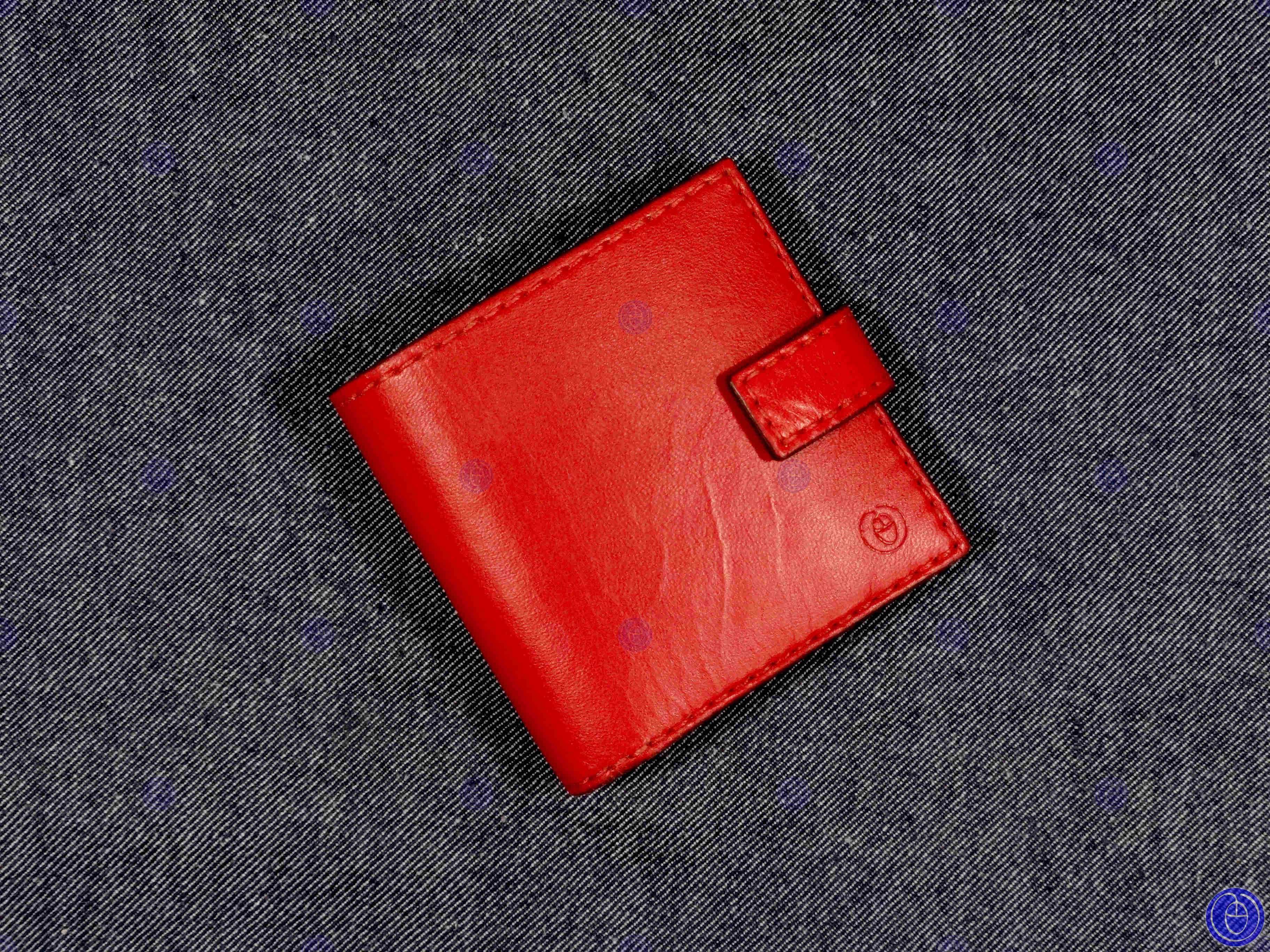 Кожаный кошелёк с монетницей на хлястике, ручная работа