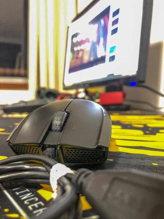 Rato Gaming RAZER Abyssus Essential (7200 dpi - Preto)