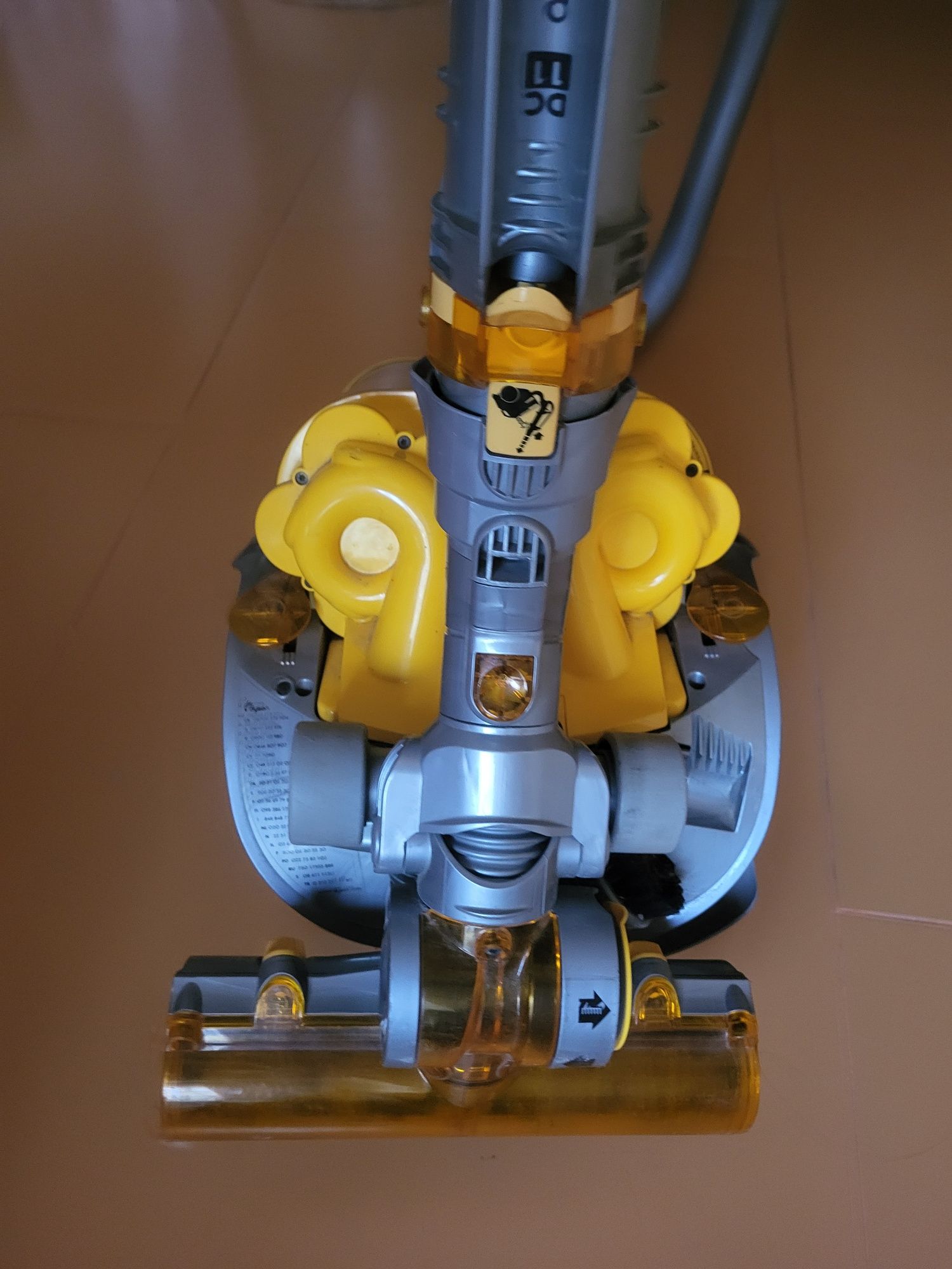 Пылесос Dyson.  Оригинал.