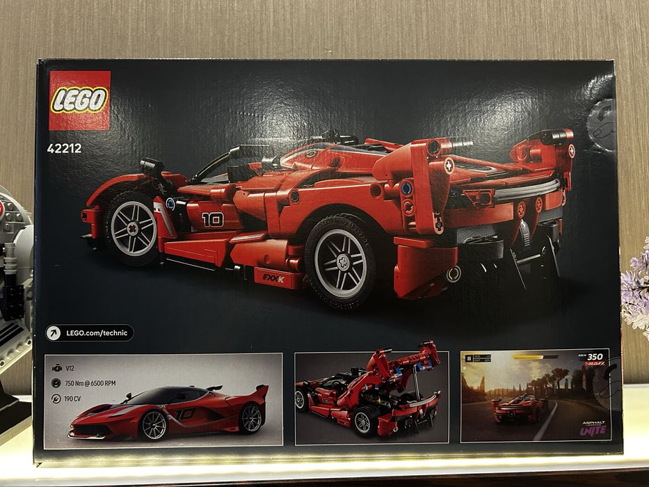 Конструктор LEGO Technic Ferrari FXX K (42212)