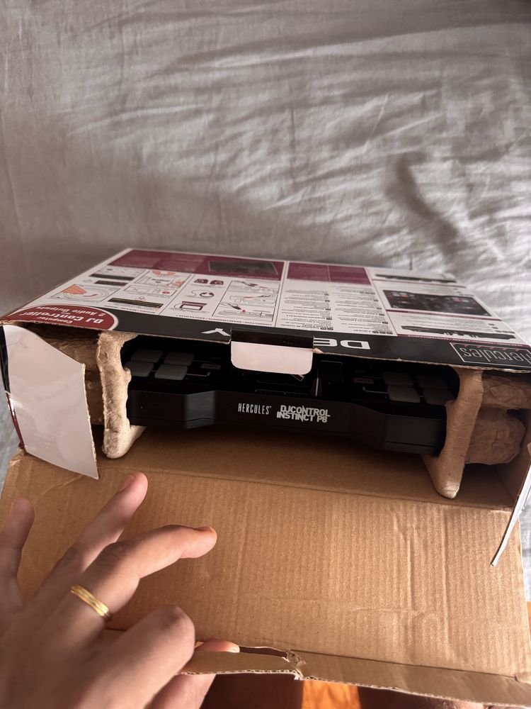 Mesa de DJ Hercules Instinct P8
