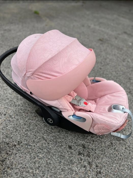 Babycoque  / ovo cybex