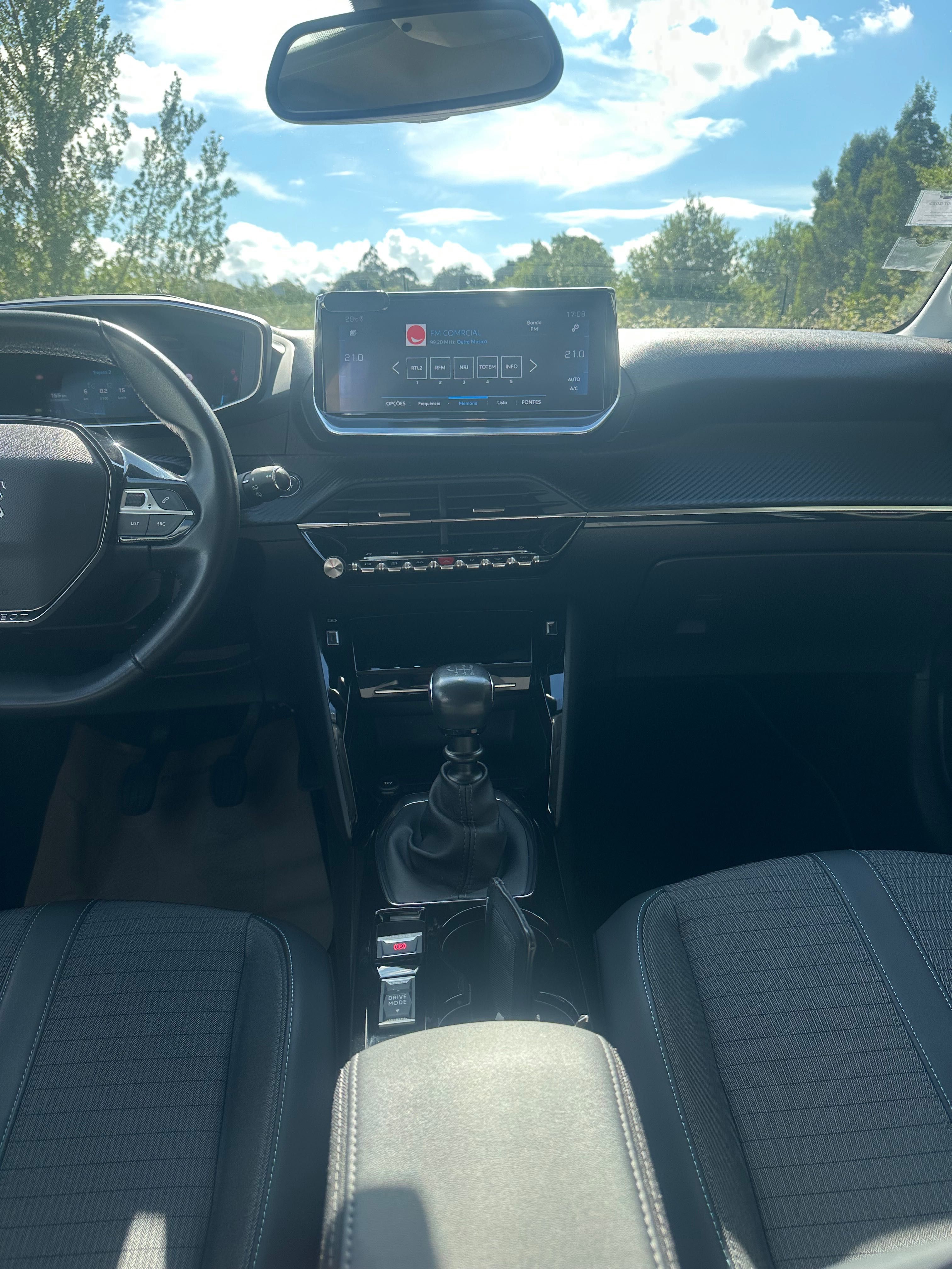 Peugeot 1.5 BlueHDi Allure 2020 excelente preço com todos os extras: