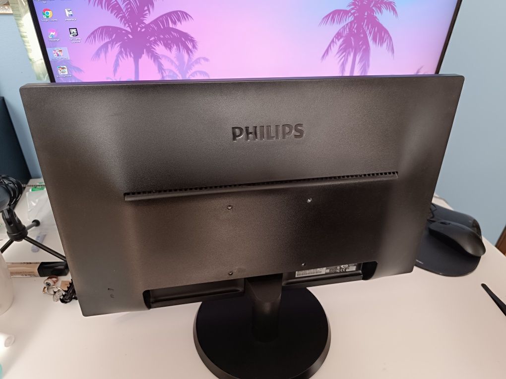 Monitor  21,5" Philips 223V5L 1920x1080 super igła