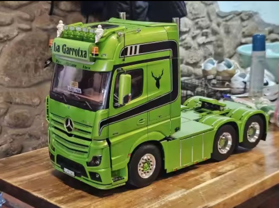 2 ludziki Michelin LED 36x19x14mm do modelu zdanie sterowanego rc