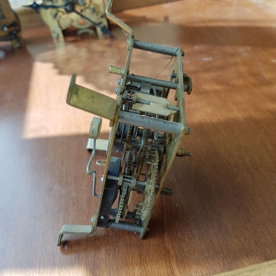Zegar Hau mechanizm zobacz