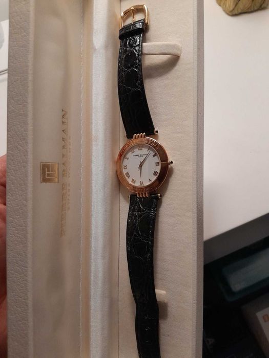 Relógio de ouro Pierre Balmain