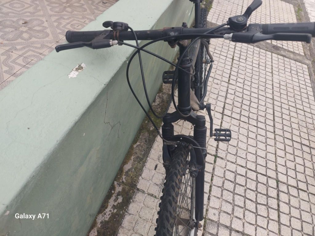 Vende se bicicleta