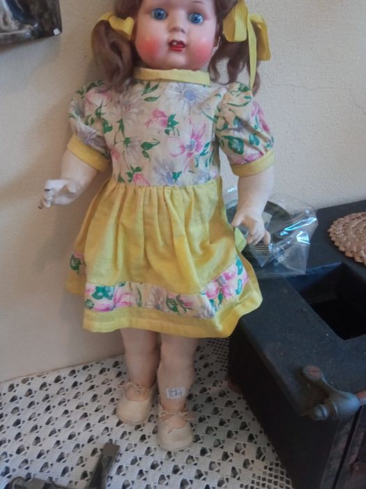 Bonecas antigas em bom estado