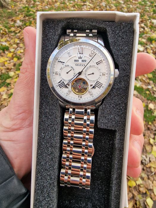 Стильний чоловічий годинник