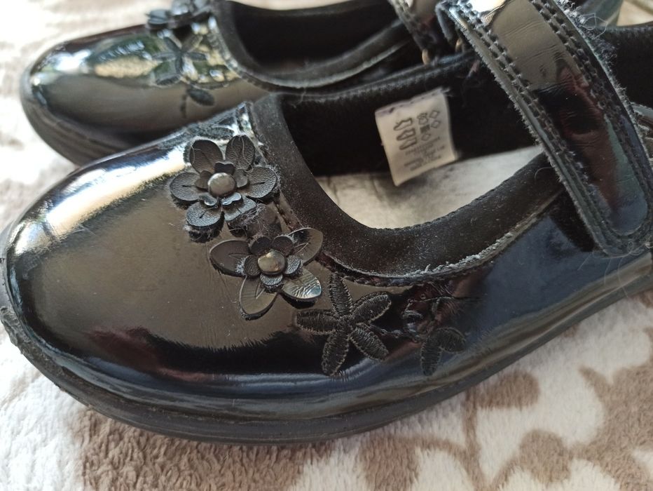 Czarne buty lakierki baleriny rozmiar 32