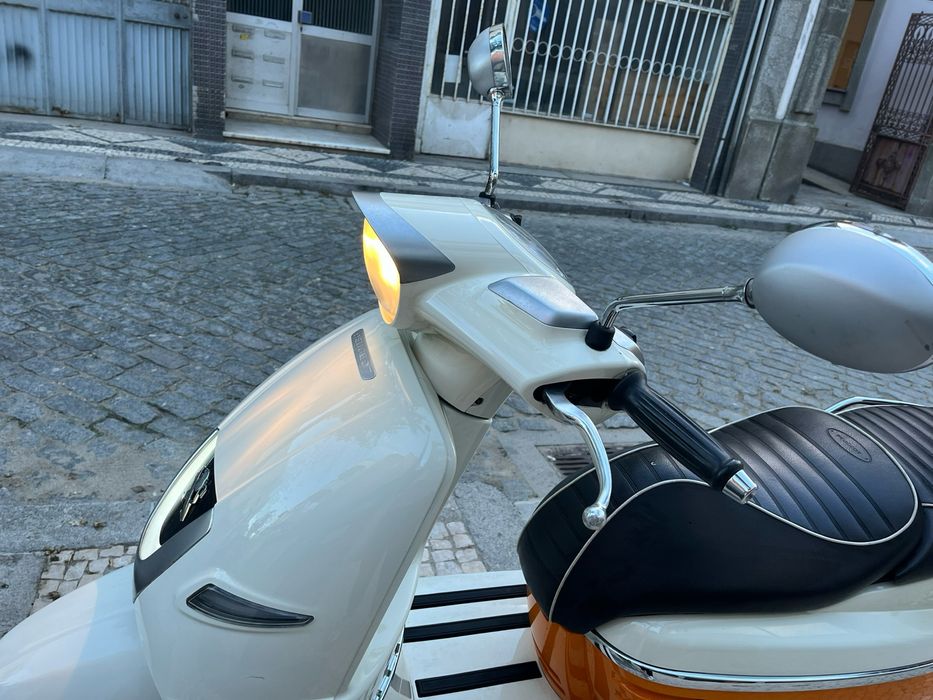 Scooter Peugeot Django
