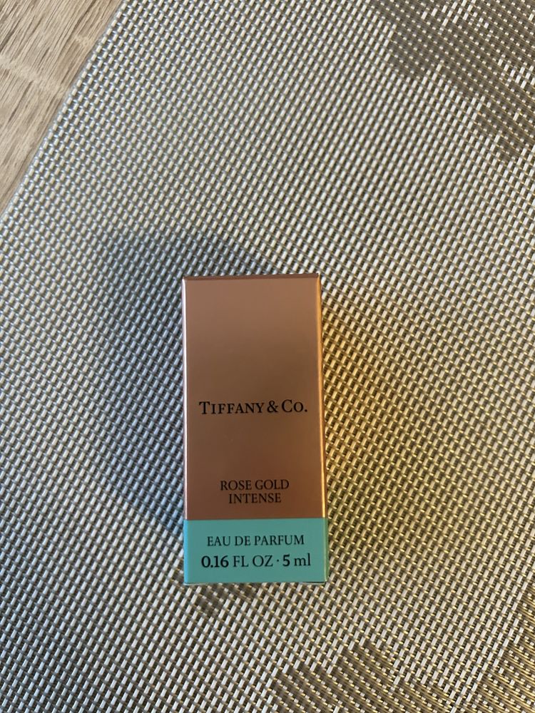 Flakon kolekcjonerski po próbce perfum Tiffany Rose Gold Intense