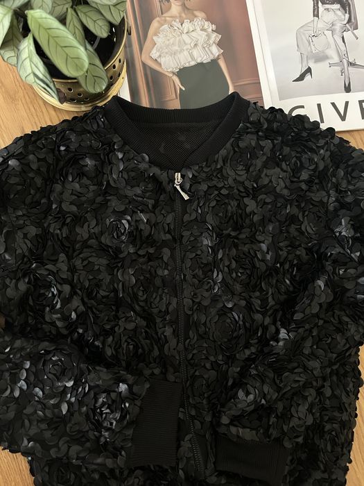 Ексклюзивний бомбер, куртка сітка та 3-d квіти