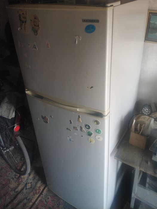 Холодильник Samsung