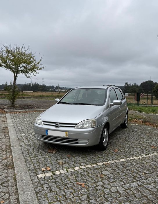 Opel Corsa C em bom estado