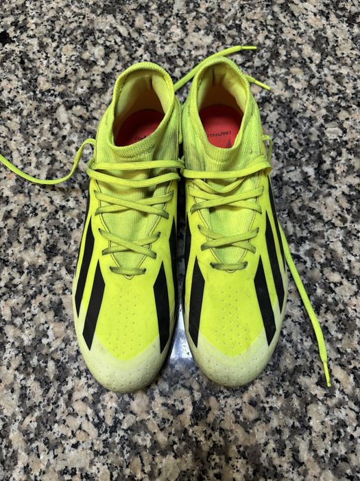 Chuteiras Futebol Adidas (43,5) + Caneleiras + Meias cano alto