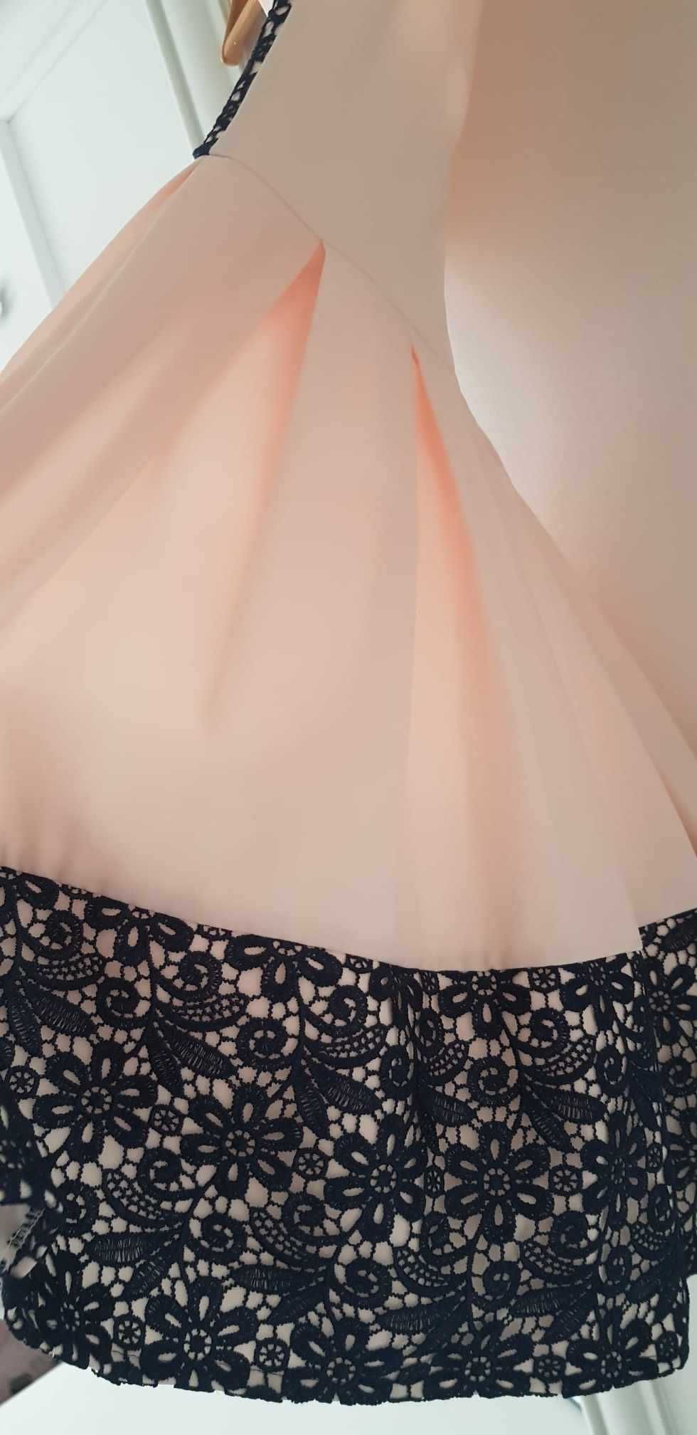 Morelowa sukieneczka w plisy