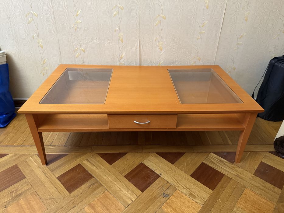 Журнальний столик з ящиком
