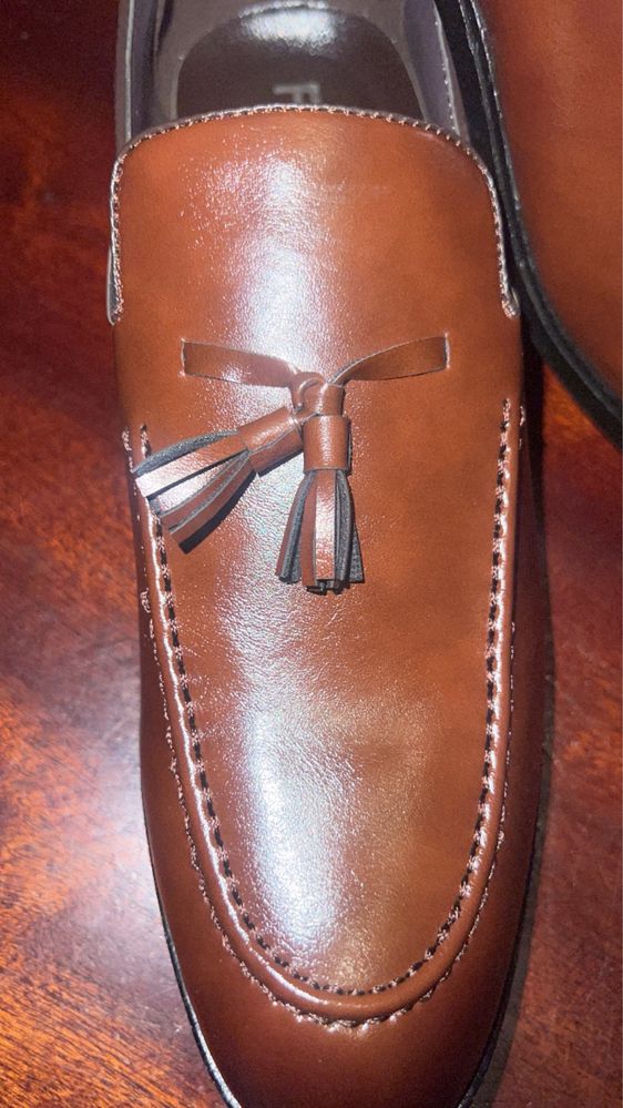 Sapatos clássicos de homem