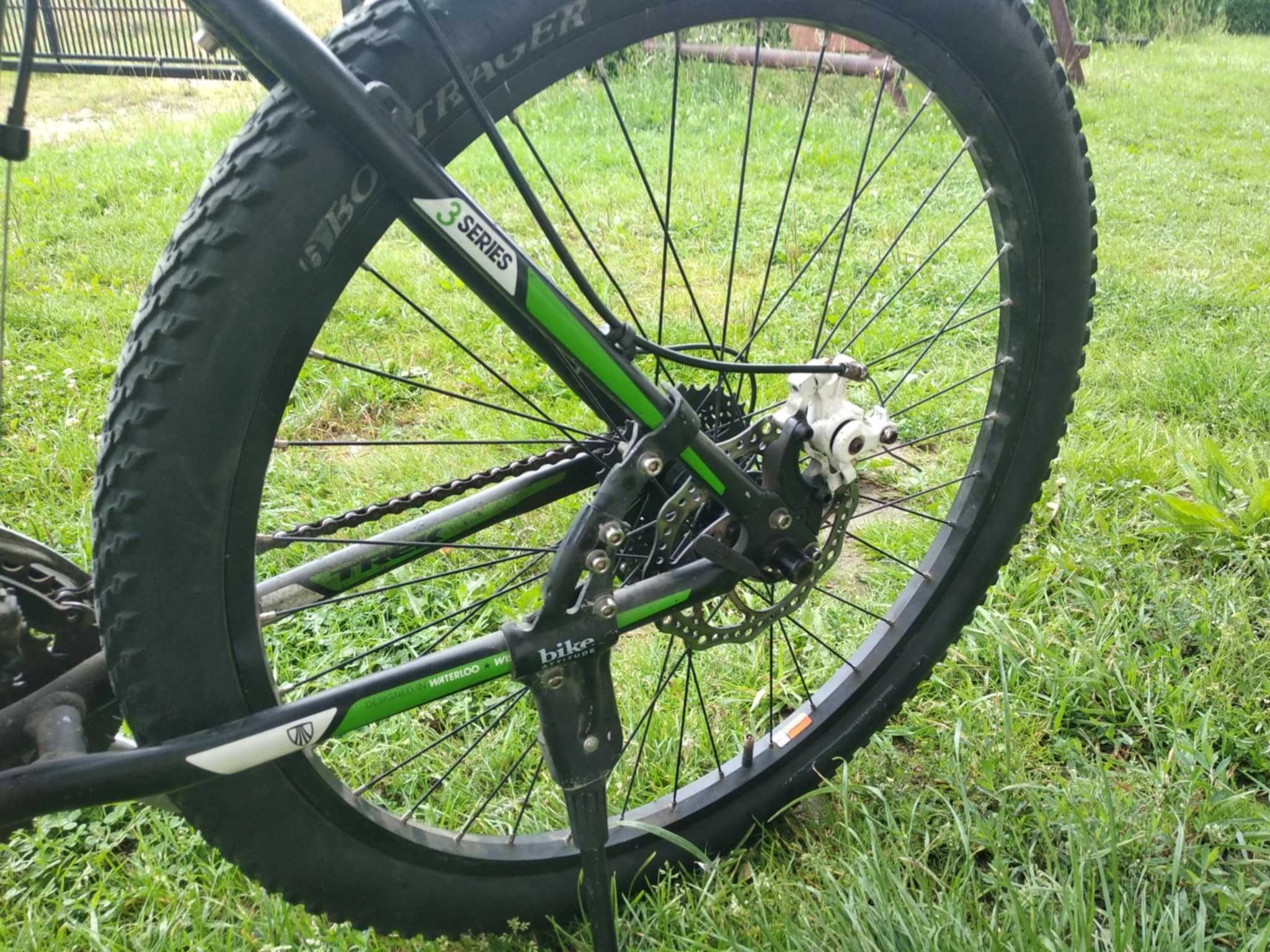 Rower MTB Trek  Amortyzator SaSuntour 3x8 klamkomanetki