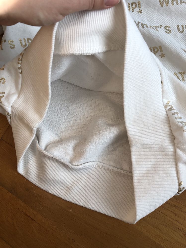 Bluza z kapturem C&A 146/152 biała ze złotymi napisami