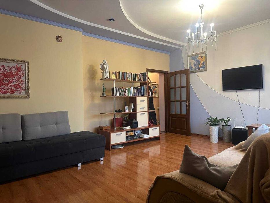 Приватний будинок р-н парку