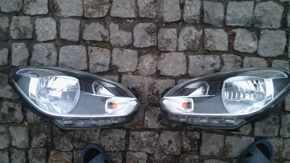 VW UP,od 12-16r,lampa,lampy Lewa i Prawa,Europa,Hella,oryginał