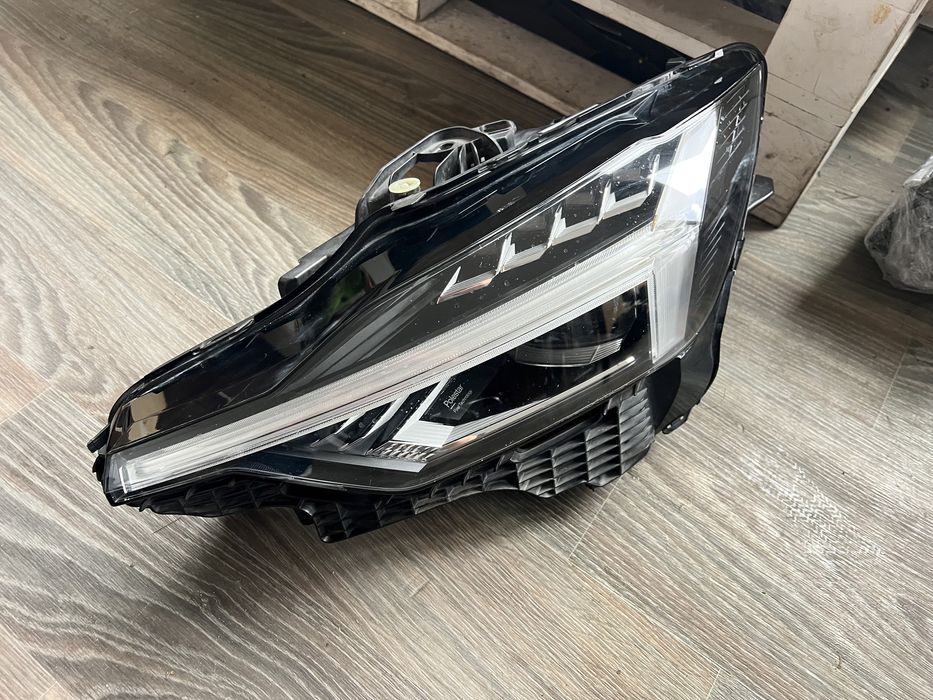 Фара передня ліва Polestar 2 ідеальний стан